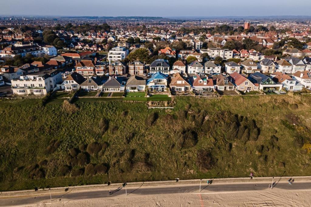 Bournecoast - Stylish Flat With Balcony - Sea Views - 10 Min Walk To Beach - Parking - Wifi - Fm8407 Bournemouth Exterior photo